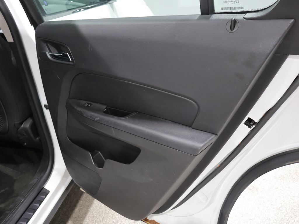 Used 2013 Chevrolet Equinox LS FWD image 23