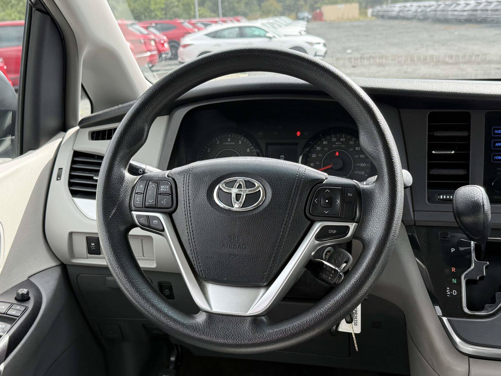 Used 2015 Toyota Sienna LE FWD image 9
