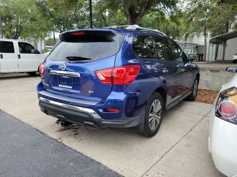 Used 2018 Nissan Pathfinder SV FWD image 8