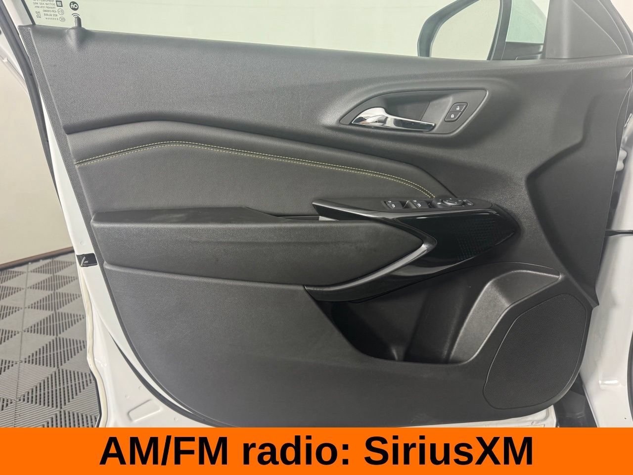 Used 2024 Chevrolet Trax LT FWD image 11