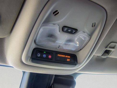 Used 2025 Chevrolet TrailBlazer LT FWD image 17