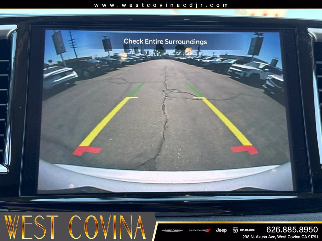 Used 2024 Chrysler Pacifica Touring-L FWD image 26