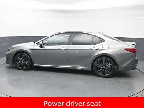 Used 2025 Toyota Camry LE image 4