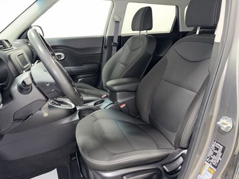Used 2017 Kia Soul FWD image 12