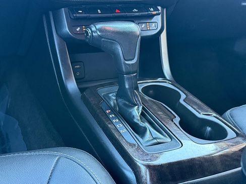 Used 2016 GMC Canyon SLT w/ Driver Alert Package image 17