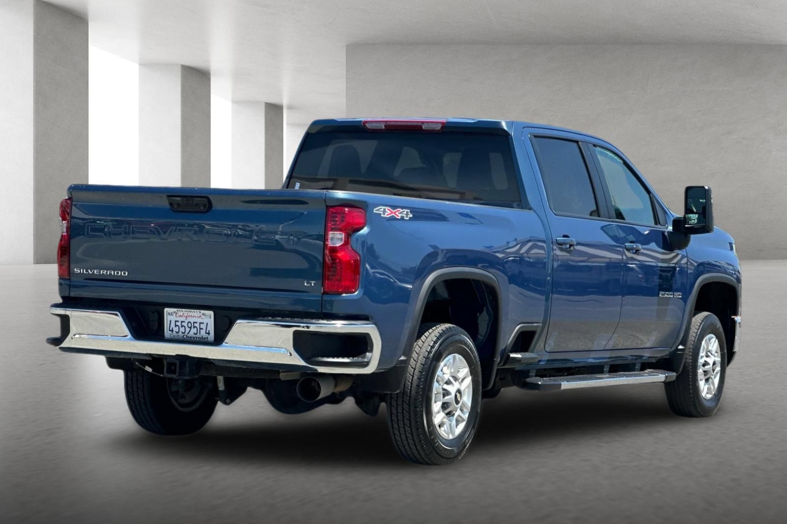 Used 2025 Chevrolet Silverado 2500 LT w/ Convenience Package AWD/4WD image 4