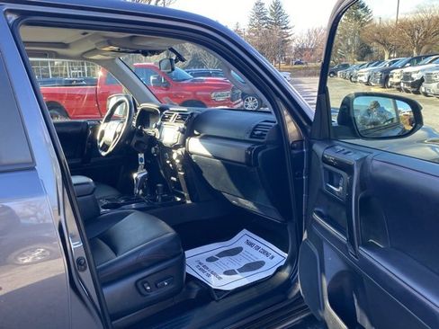 Used 2018 Toyota 4Runner TRD Off-Road Premium image 28