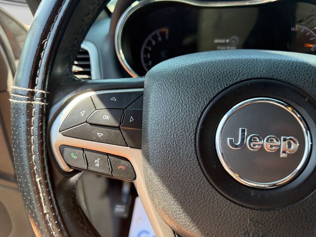 Used 2018 Jeep Grand Cherokee Laredo AWD/4WD image 33