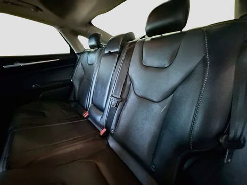 Used 2018 Ford Fusion Titanium AWD/4WD image 25