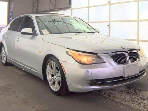 Used 2010 BMW 528i Sedan RWD image 3