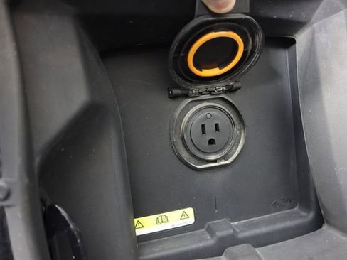 Certified 2022 Ford F150 XLT w/ Equipment Group 302A High image 31