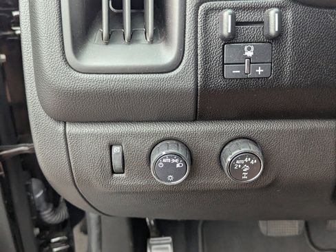 Used 2022 Chevrolet Colorado ZR2 image 31