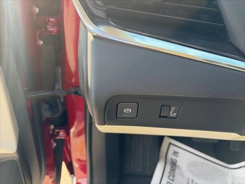 Used 2024 Buick Enclave Essence w/ Experience Buick Package image 19