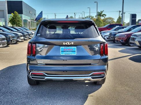 Used 2023 Kia Sorento S w/ Panoramic Sunroof Package image 6