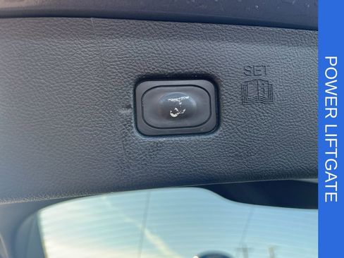 Used 2022 Ford Edge Titanium image 5