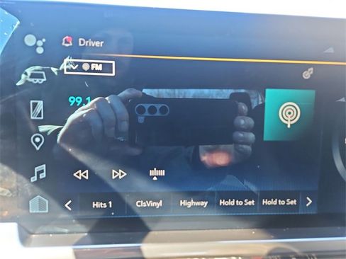 Used 2022 Chevrolet Silverado 1500 LT image 13