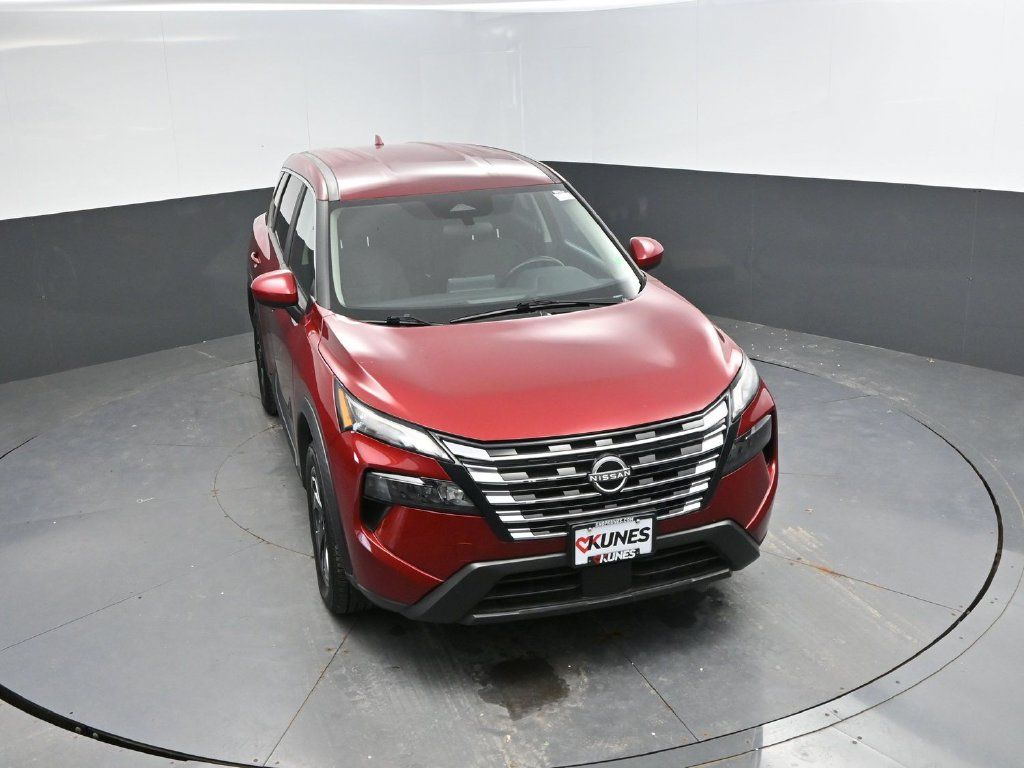 Used 2025 Nissan Rogue SV AWD/4WD image 21