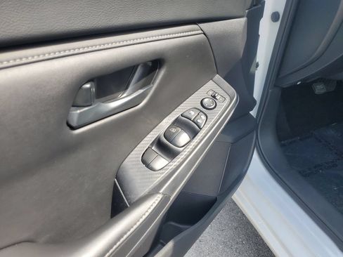 Used 2025 Nissan Sentra S FWD image 25
