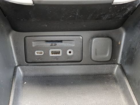 Used 2023 GMC Terrain SLT FWD image 24
