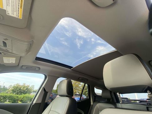 Used 2020 GMC Terrain SLT w/ Preferred Package FWD image 17