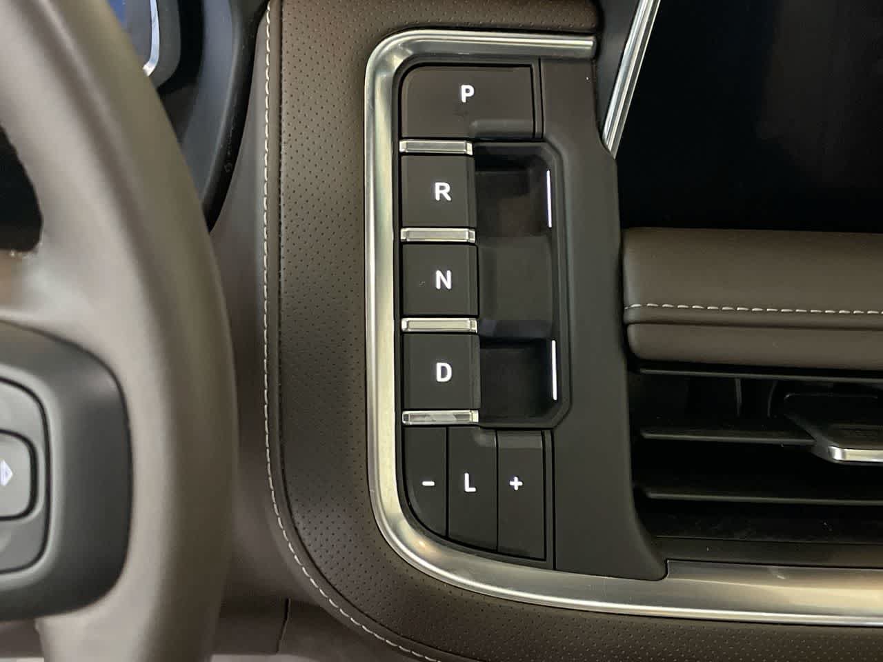 Used 2023 GMC Yukon SLT w/ SLT Luxury Package AWD/4WD image 20