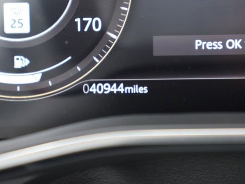 Used 2021 Jaguar F-PACE S image 27