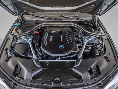 Used 2018 BMW 540i w/ M Sport Package RWD image 17