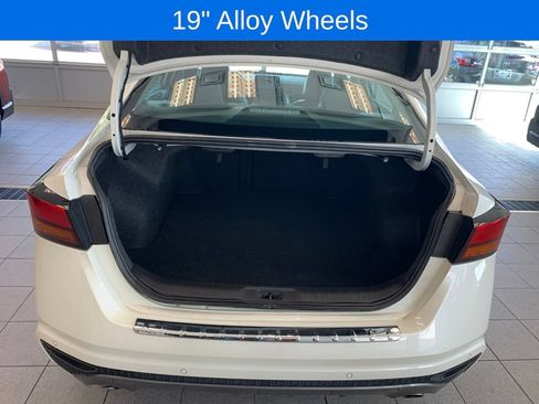 Used 2020 Nissan Altima 2.5 SR w/ Premium Package FWD image 14