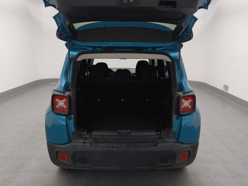 Used 2021 Jeep Renegade Latitude FWD image 29