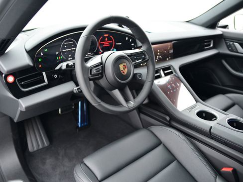 Used 2025 Porsche Taycan image 29