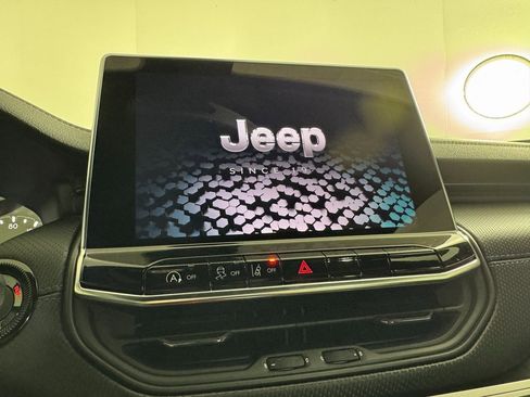 New 2026 Jeep Compass Latitude image 33