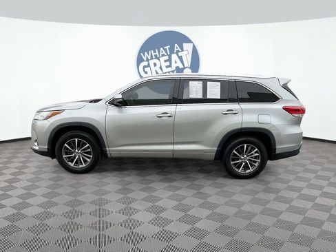 Used 2018 Toyota Highlander XLE image 9