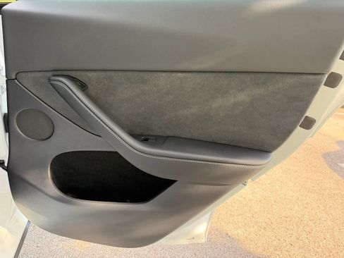 Used 2023 Tesla Model Y AWD image 29