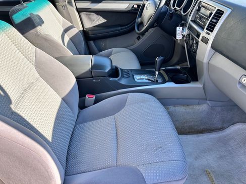 Used 2004 Toyota 4Runner SR5 image 10