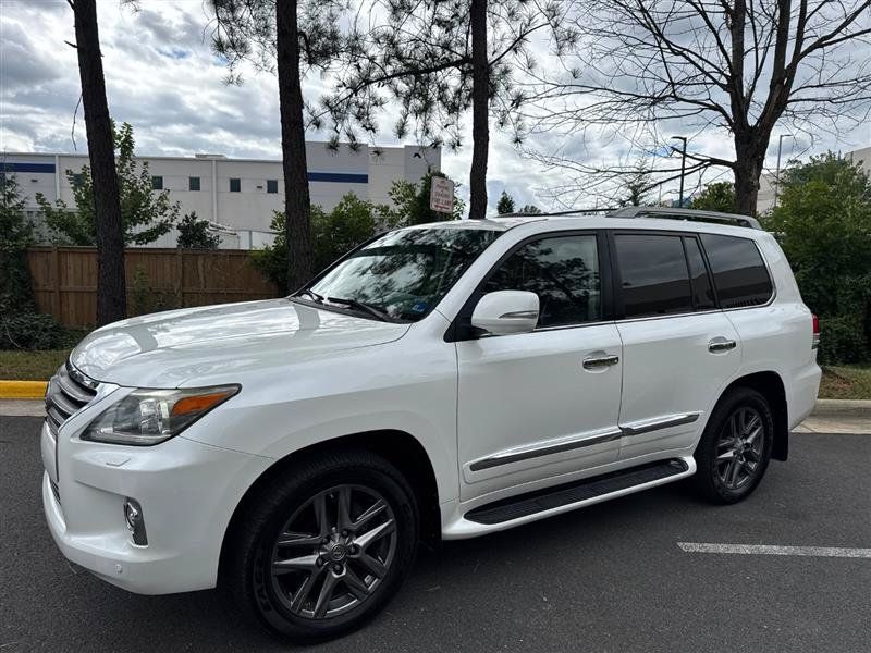 Used 2014 Lexus LX 570 4WD w/ Luxury Package image 17
