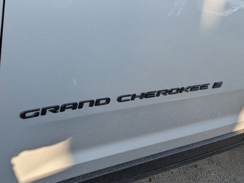 New 2025 Jeep Grand Cherokee L Laredo RWD image 10