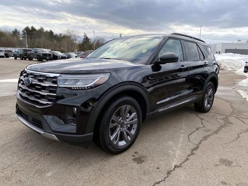 Used 2025 Ford Explorer Active w/ Active Comfort Package image 10
