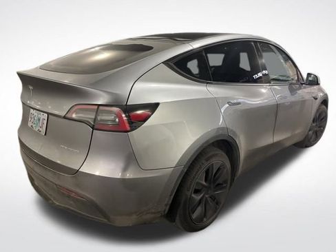 Used 2025 Tesla Model Y Long Range image 4