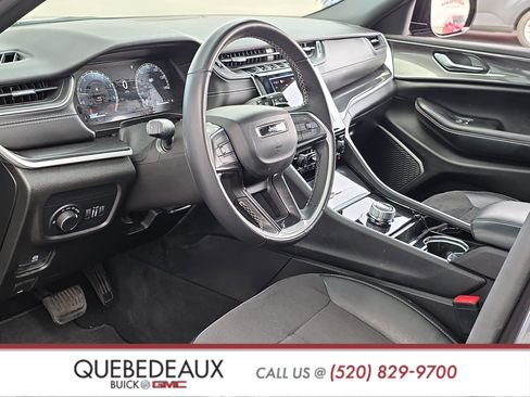 Used 2022 Jeep Grand Cherokee L Laredo RWD image 9