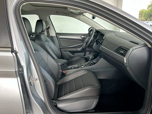 Certified 2021 Volkswagen Jetta SE w/ SE Cold Weather Package FWD image 32