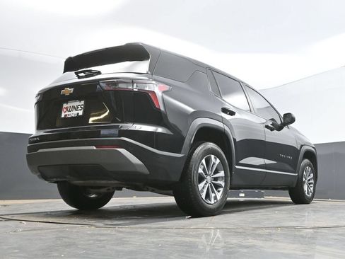 Used 2025 Chevrolet Equinox LT FWD image 35