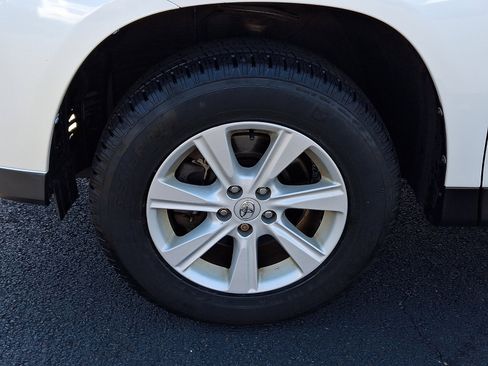 Used 2013 Toyota Highlander SE image 28