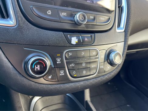 Used 2020 Chevrolet Malibu LT image 16