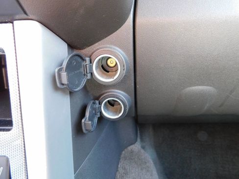 Used 2011 Nissan Pathfinder Silver AWD/4WD image 18