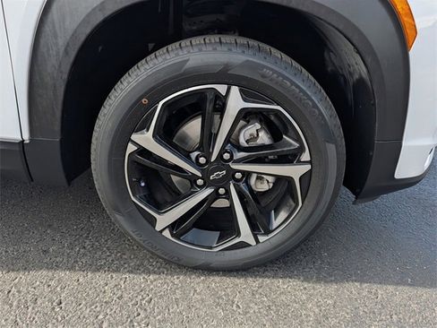 Used 2022 Chevrolet TrailBlazer RS w/ Technology Package image 26