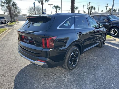Used 2025 Kia Sorento S w/ Panoramic Sunroof Package image 6