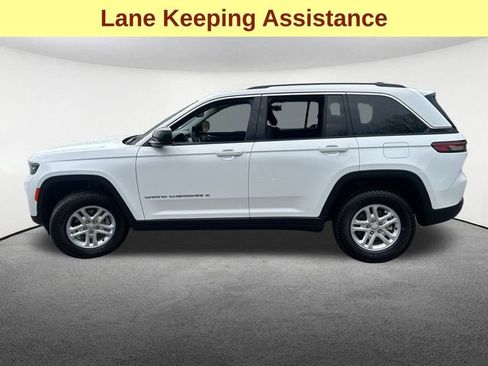 Used 2023 Jeep Grand Cherokee Laredo w/ Luxury Tech Group I AWD/4WD image 6