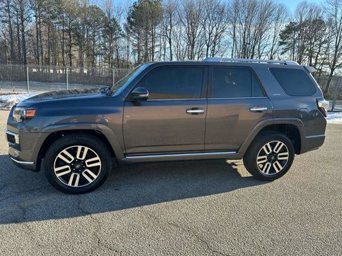 Used 2018 Toyota 4Runner Limited image 9
