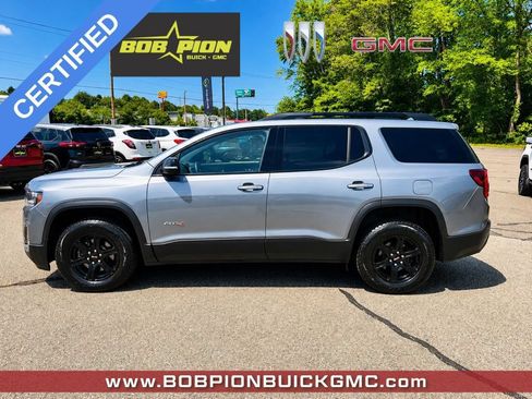 Used 2022 GMC Acadia AT4 w/ Technology Package AWD/4WD image 3
