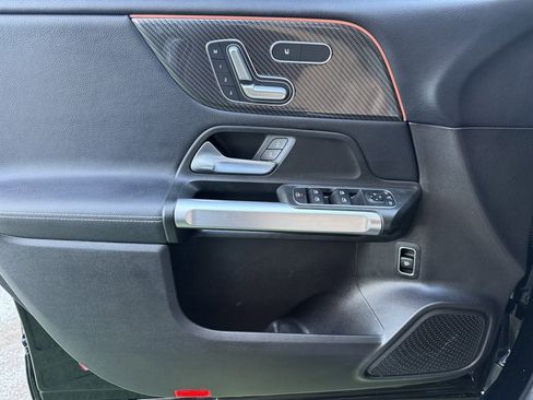 Used 2020 Mercedes-Benz GLB 250 image 33